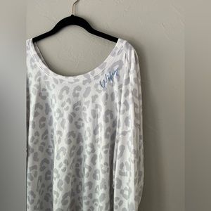 🩶PJ SALVAGE WIFEY REVERSIBLE ANIMAL PRINT PAJAMA TOP XL